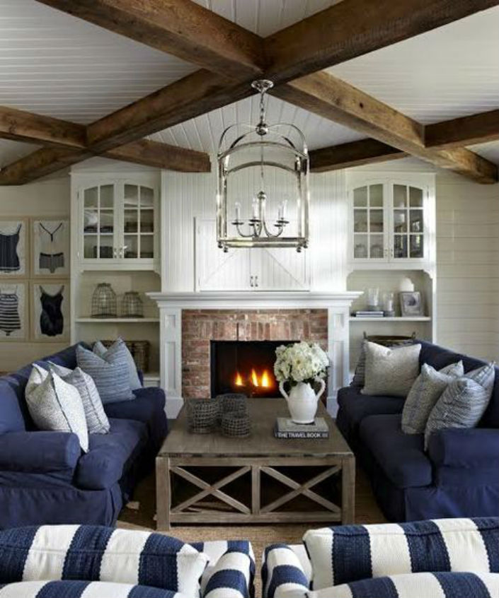 Which suspension light  you should have on top of a cocktail table?