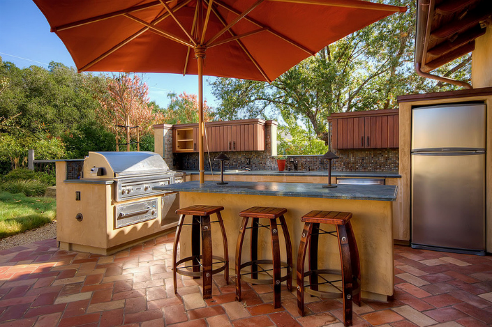 8 Swivel Bar Stools Ideas for the Outdoors