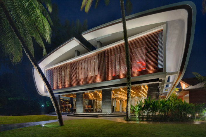 The astonishing Iniala Beach House by A-Cero Architects