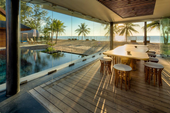 The astonishing Iniala Beach House by A-Cero Architects