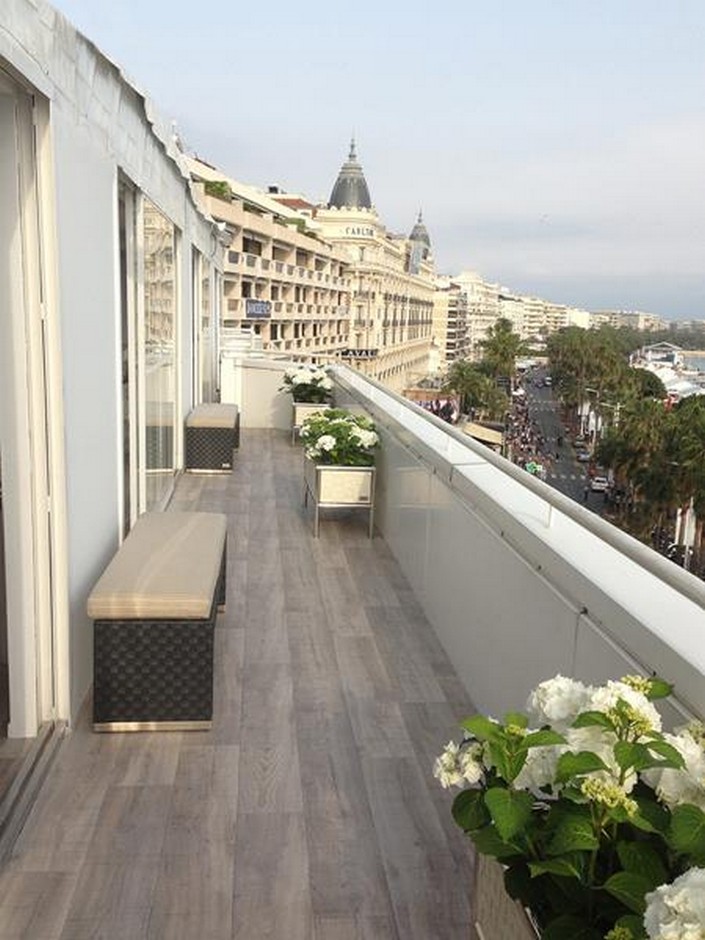 Iconic backdrop of Cannes Film Festival decorated with Fendi Casa_4