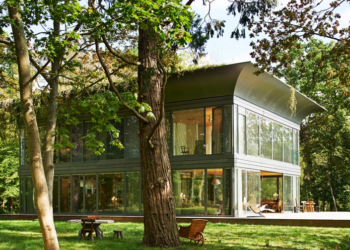 Philippe Starck's New Home is a new prefab low energy wooden house 4