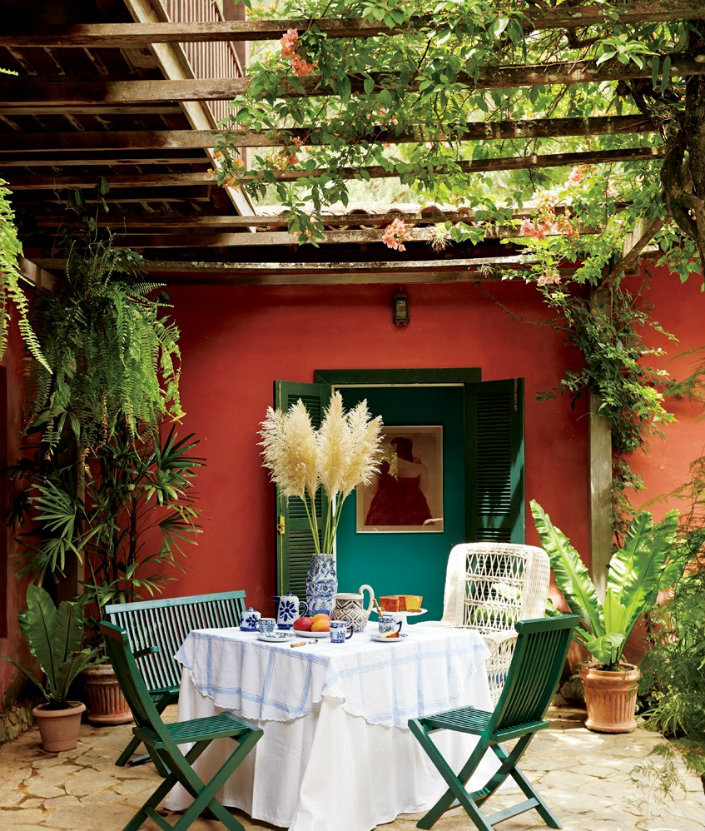 10 INSPIRING OUTDOOR PLACES