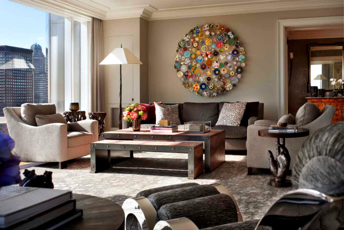 6 tips to place art in your living room set