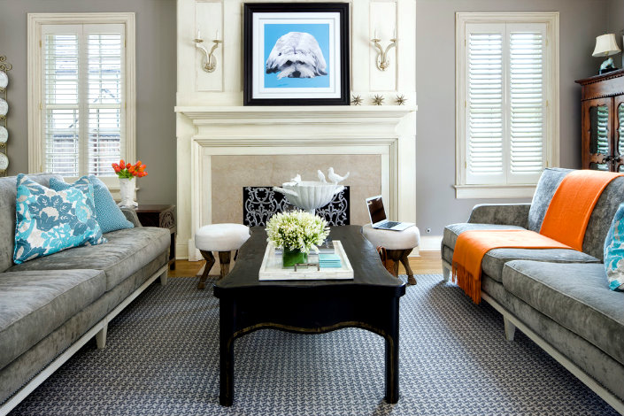 6 tips to place art in your living room set