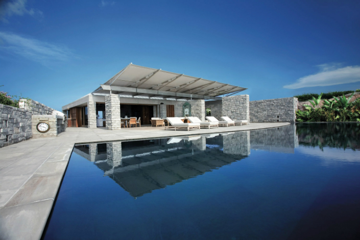 7 Amazing Beach Houses You Want to Live In