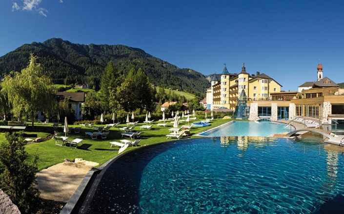 most amazing pools in world's top hotels 2