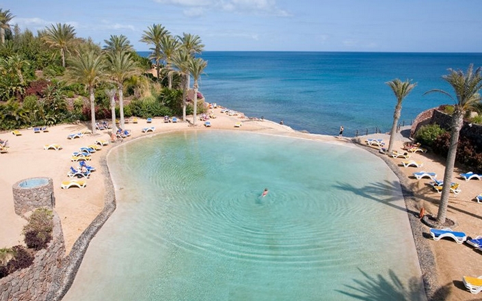 most amazing pools in world's top hotels 23
