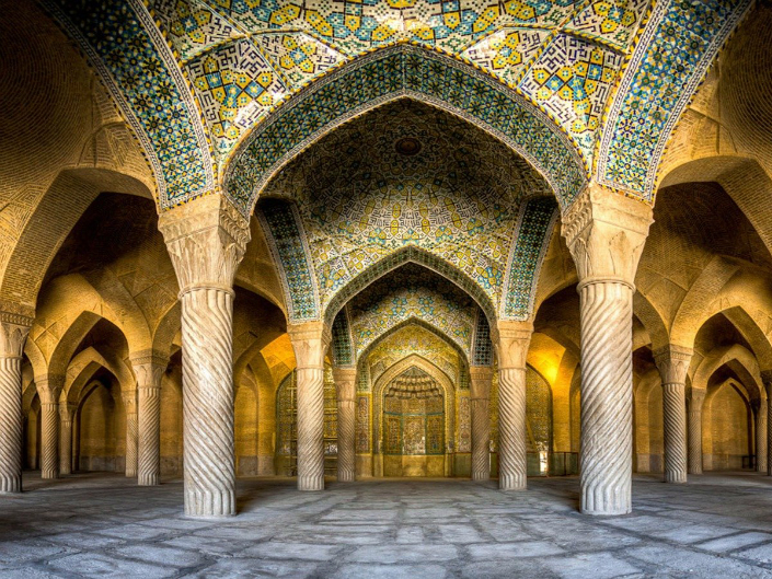 A rare and beautiful glimpse of Iran's mosques and religious structures in 10 Photos (2)