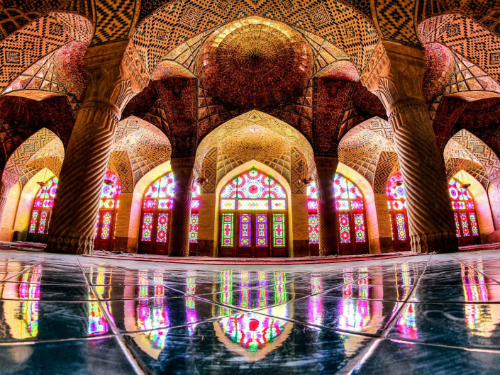 A rare and beautiful glimpse of Iran's mosques and religious structures in 10 Photos (4)