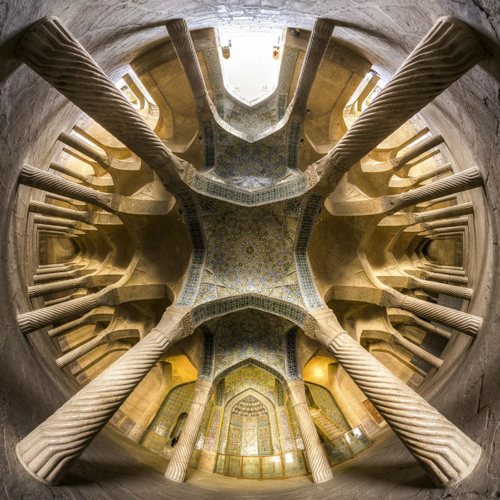 A rare and beautiful glimpse of Iran's mosques and religious structures in 10 Photos (5)