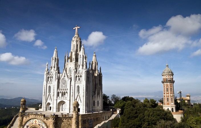Autumn Travel Ideas - Go to Barcelona