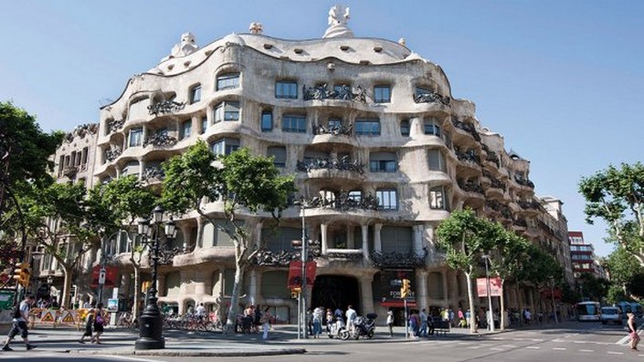 Autumn Travel Ideas - Go to Cataluña