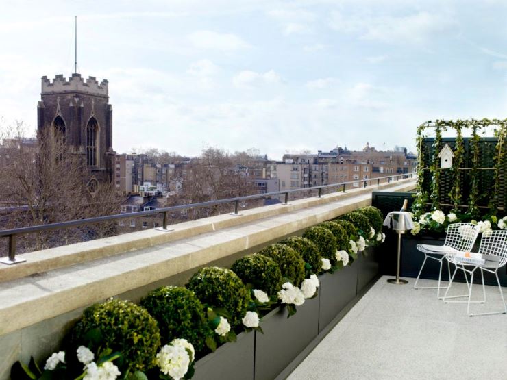 "London's best spas will host hen parties, manage your weekly manicures or provide the most relaxing treatments. Take a break from busy days with massages, facials, pedicures and exotic treatments at day spas that fit every budget. Check the list to find the one that will most suit you"