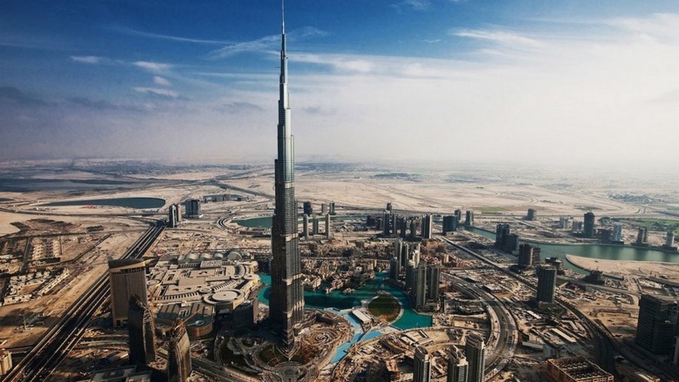 "The Design Days Dubai started today and while you visit all the galleries you will see a amazing modern city! "