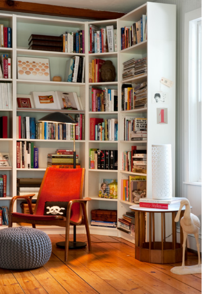 10 perfect pairings of reading chair and bedroom lamp