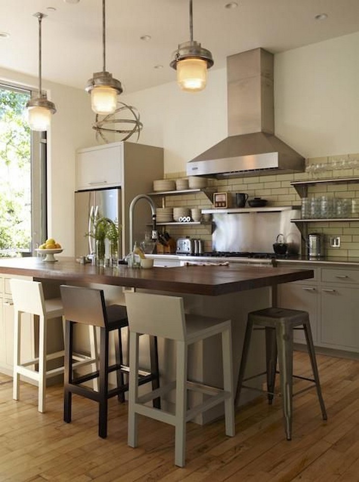 A traditional counter stool in wood is always a good option