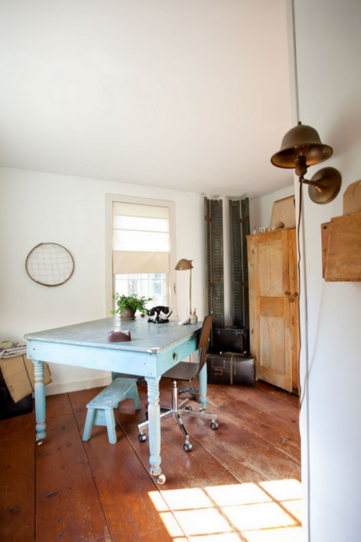 The best brass lamp to decorate classical living rooms