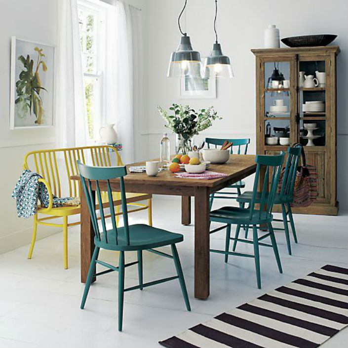 The best playful ways to set a dining table and 6 chairs