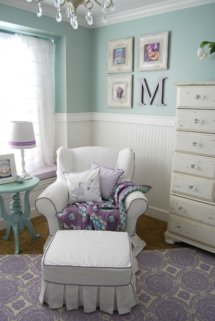 DECORATING A MASTER BEDROOM WITH SIDE CHAIR