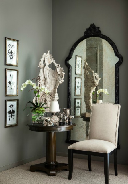 RELATED HISTORY: 6 IDEAS FOR BIG HALLWAYS USING LARGE WALL MIRROR
