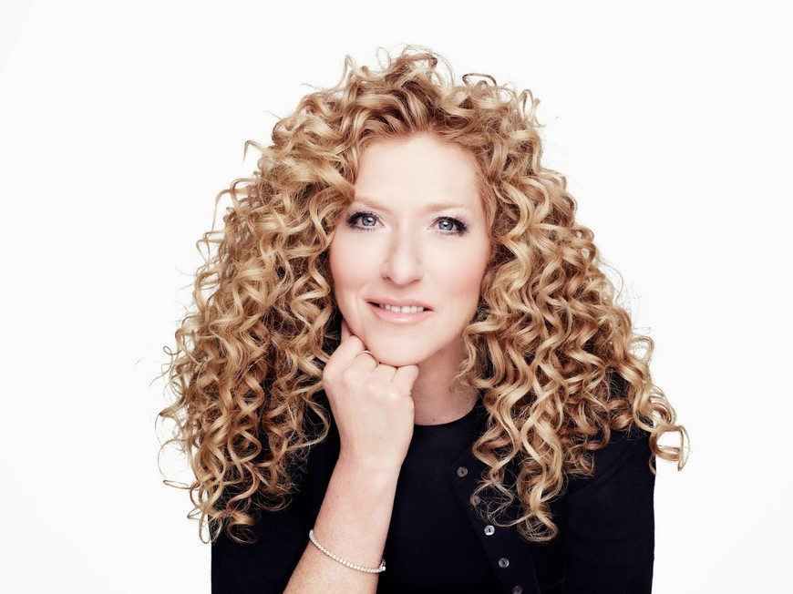 Get to know the design masterclass by Kelly Hoppen