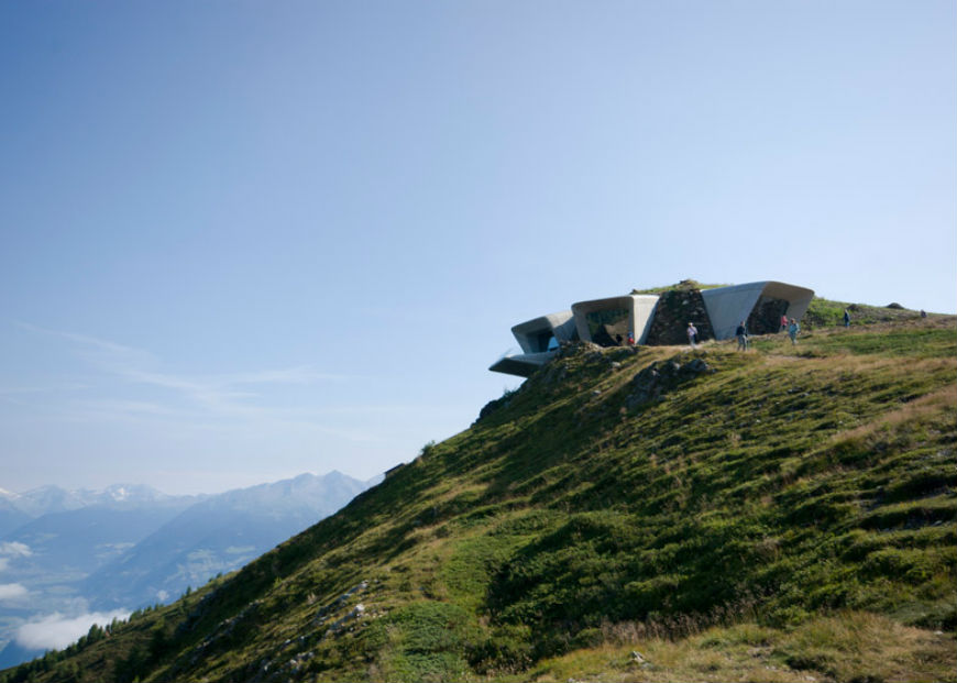 Top 20 Zaha Hadid's Modern Architecture Projects (2)