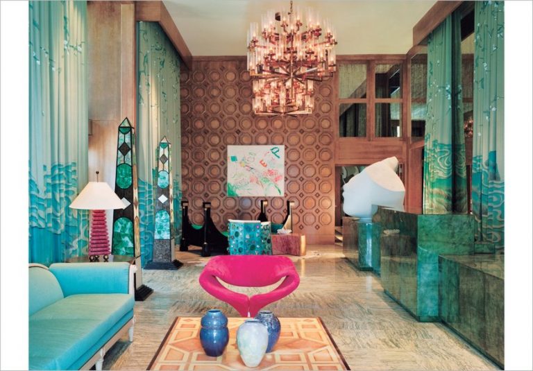 With beautiful images of many never-before-photographed interiors ...