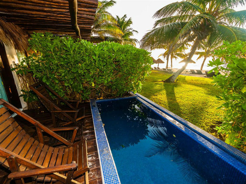 20 Best Hotels With Astonishing Pools To Swim in During your Holidays