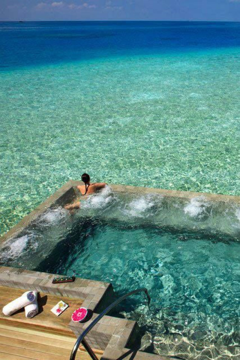 20 Best Hotels With Astonishing Pools To Swim in During your Holidays