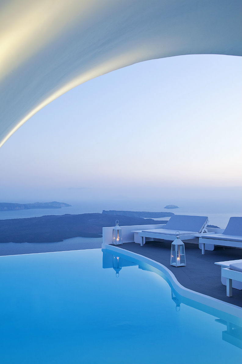 20 Best Resorts With Astonishing Pools To Swim in During your Holidays