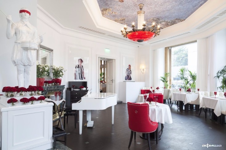 7 Simply Modern Restaurant Interiors from Russian Interior Architects