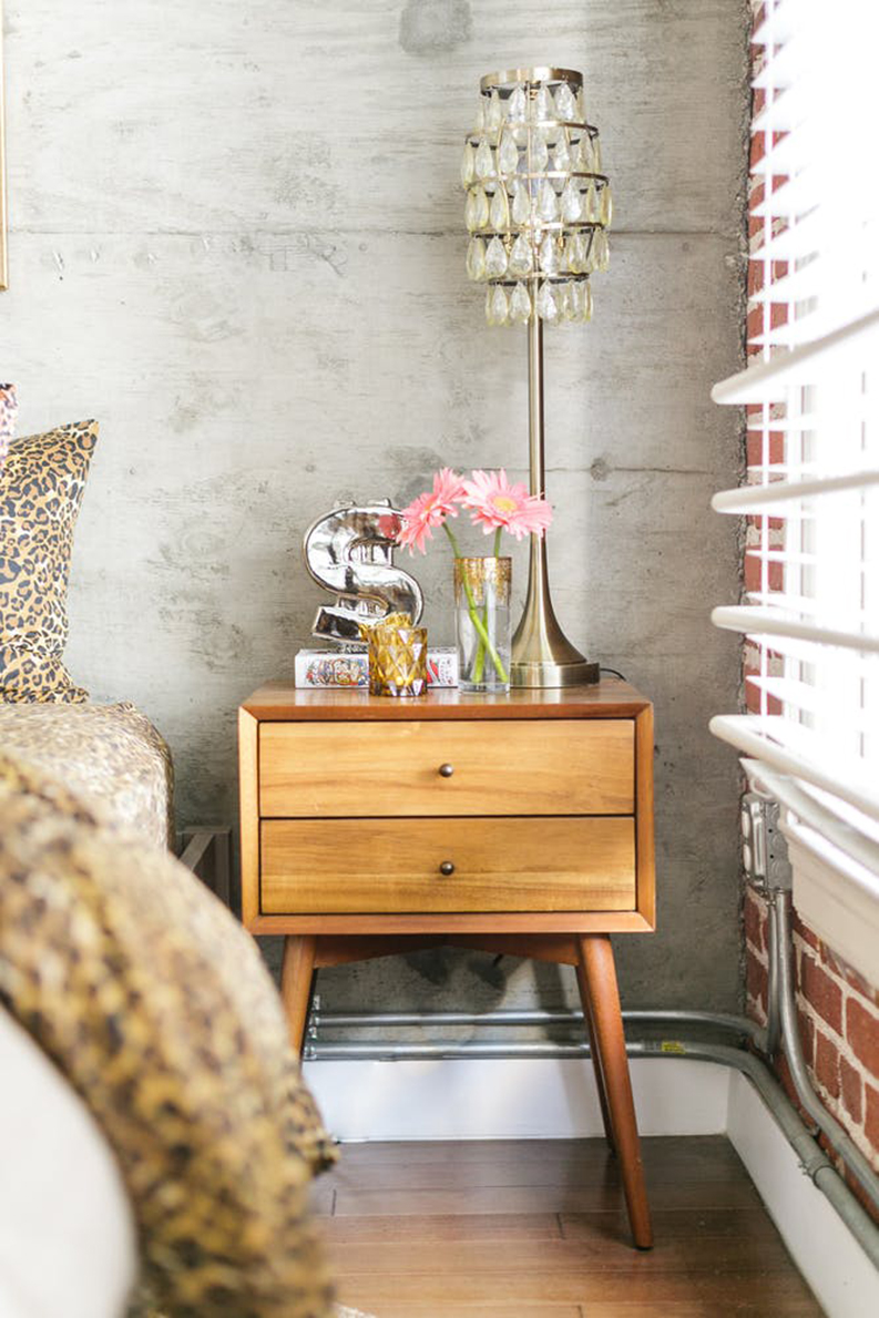 The tropical interior design of a Colourful Apartment in LA