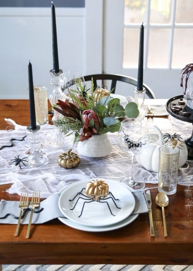 10 Halloween interior design tips that are both Chic and Spooky. Interior Design Ideas. Halloween Party decor. Halloween Decoration. #halloweenpartydecor #interiordesigntips #diningroomideas Get inspired every day: https://goo.gl/y85kv9
