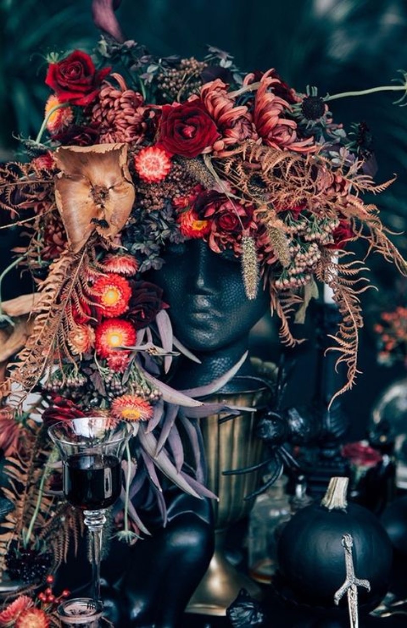 10 Halloween interior design tips that are both Chic and Spooky. Interior Design Ideas. Halloween Party decor. Halloween Decoration. #halloweenpartydecor #interiordesigntips #diningroomideas Get inspired every day: https://goo.gl/y85kv9