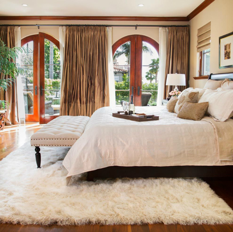 How to bring a modern rug into your bedroom