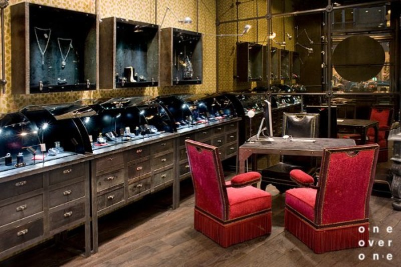 About "1/1", Which Main Principle is Complete Uniqueness