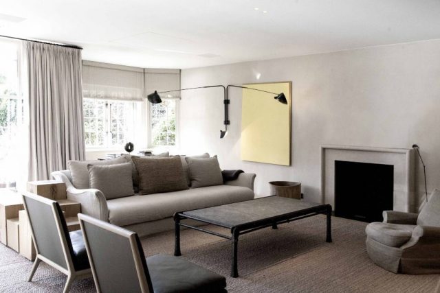 Situated in an Antwerp suburb bordering the Den Brandt park, the ...