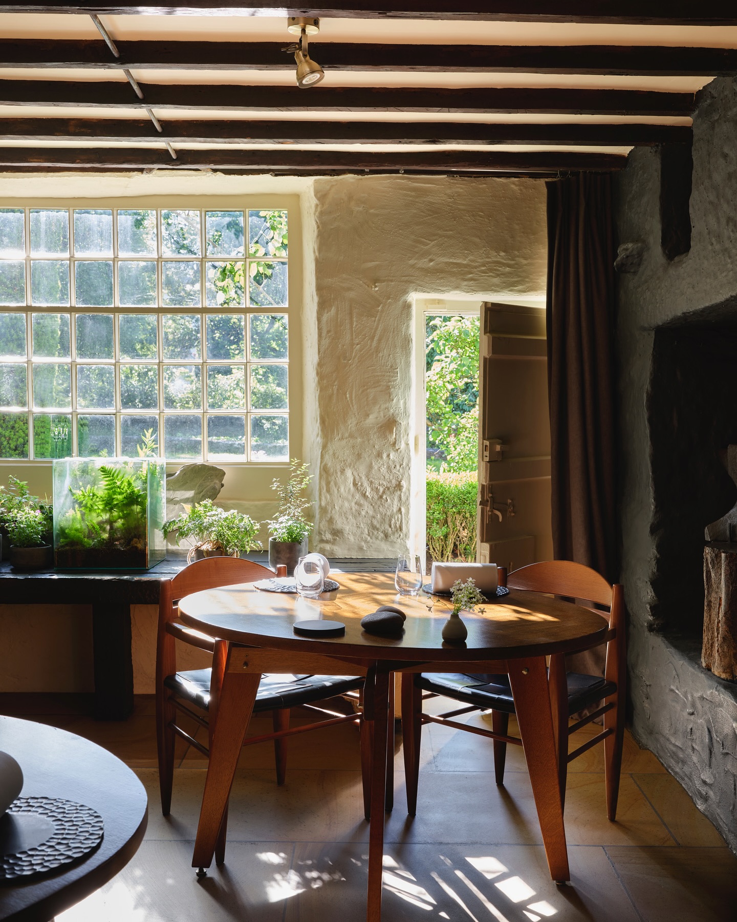 Top 5 Michelin-Starred Restaurants in the UK: Where Gastronomy Meets Design