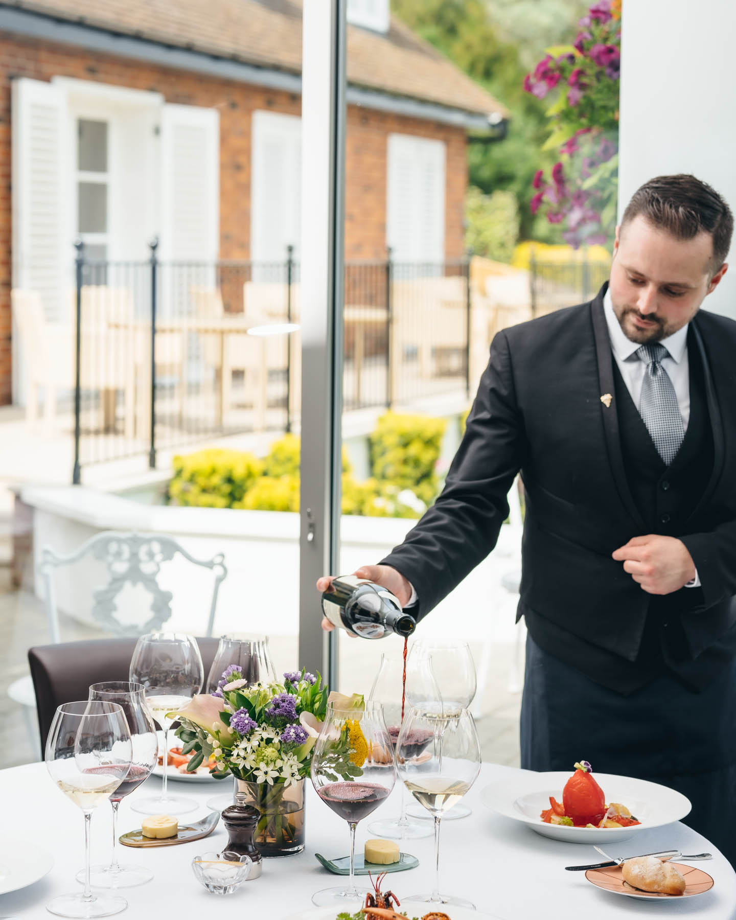 Top 5 Michelin-Starred Restaurants in the UK: Where Gastronomy Meets Design