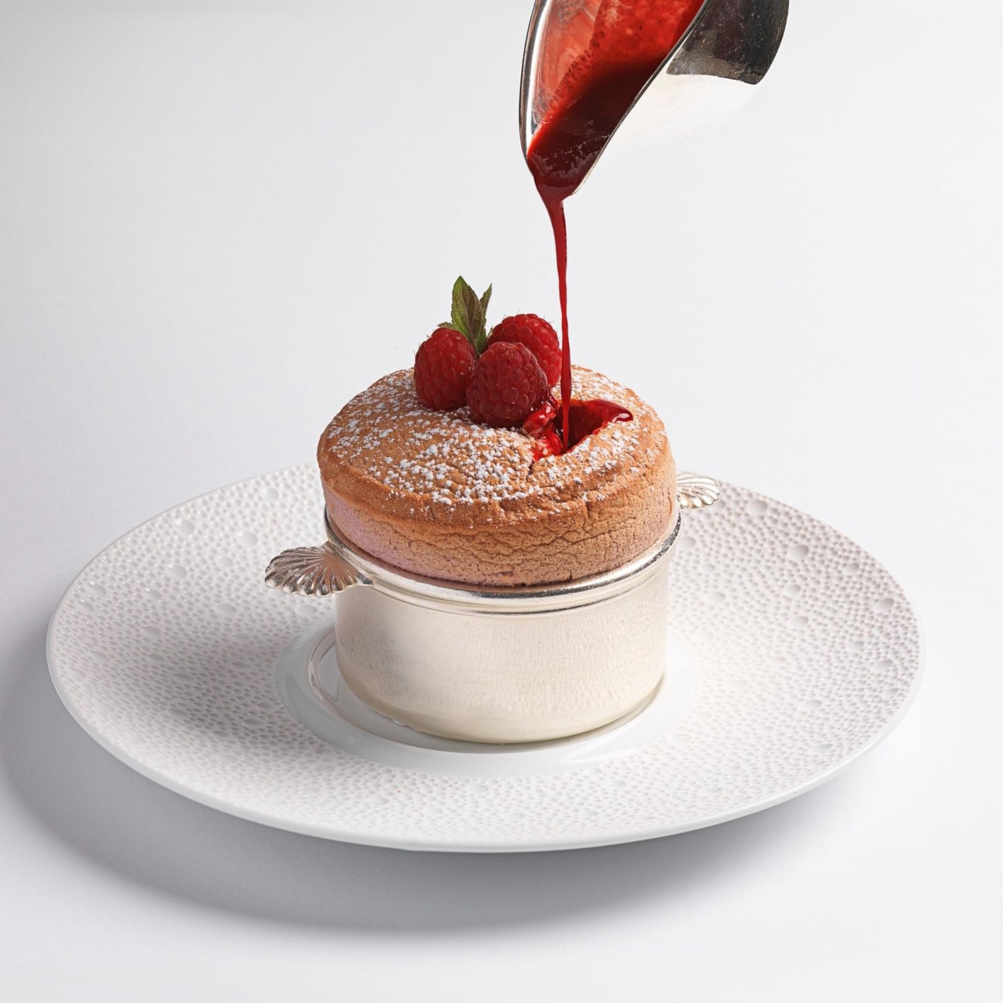 Top 5 Michelin-Starred Restaurants in the UK: Where Gastronomy Meets Design